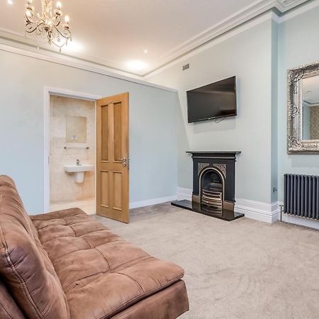 Central Belfast Apartments Harpers Bagian luar foto